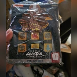 Nickelodeon Avatar: The Last Airbender Premium Dice - Yellow and Blue